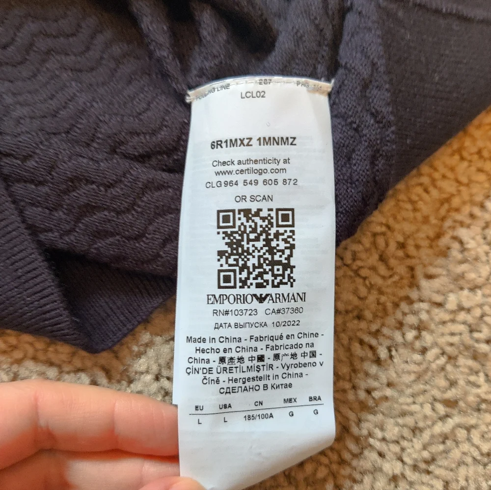 NEW Emporio Armani Sweater - Picture 3 of 6